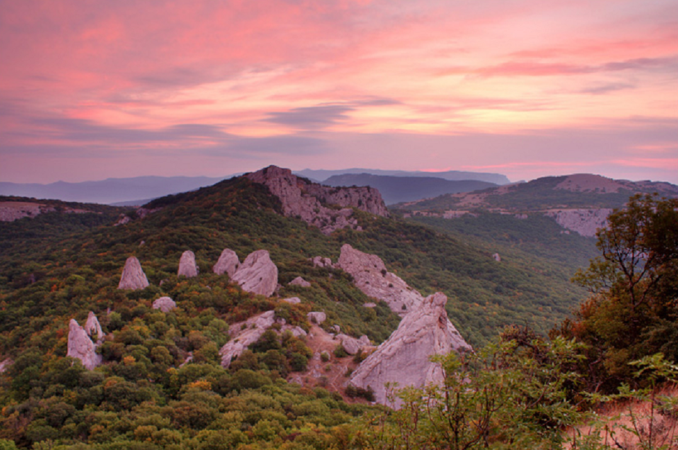 Крым храм солнца где. Крымский Стоунхендж храм солнца. Храм солнца Форос.